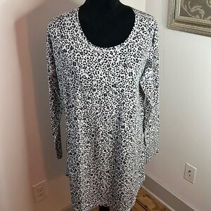 Victoria’s Secret animal print cotton long sleeves night shirt gown Sz M